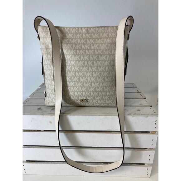 MICHAEL KORS N S GRIFFIN MESSENGER JACQUARD CROSSBODY - Picture 1 of 13